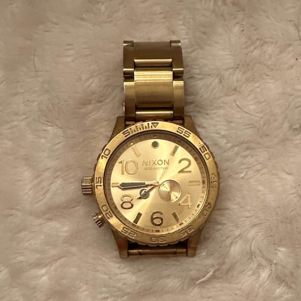 Nixon Luxurious Gold Men's Watch
